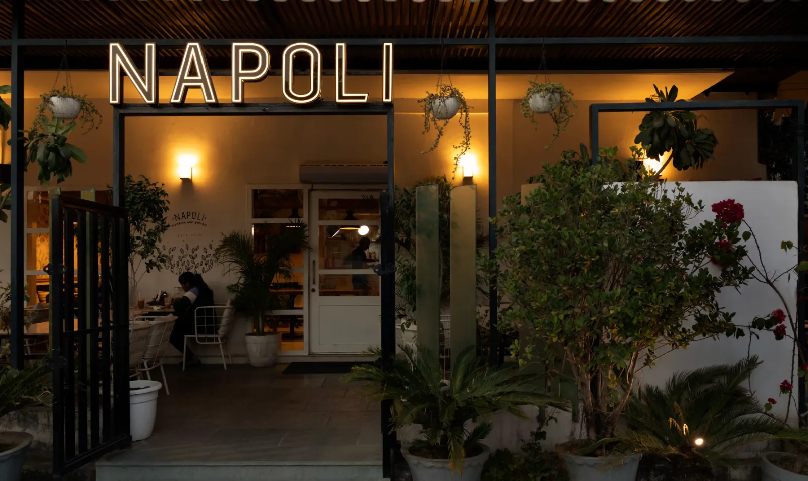 Napoli cover photo